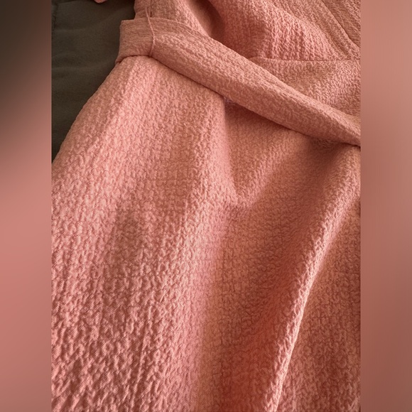 NWT dress with pockets and belt. Ruffles on sleeves and super flowy! Hidden zip! - Picture 8 of 8